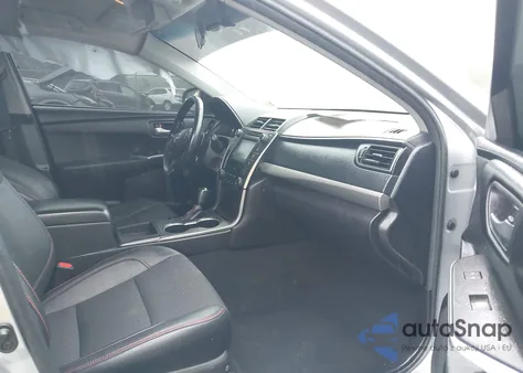 2016 Toyota Camry Le/Se/Xle/Xse z USA, uszkodzony, nr VIN 4T1BF1FK2GU584728